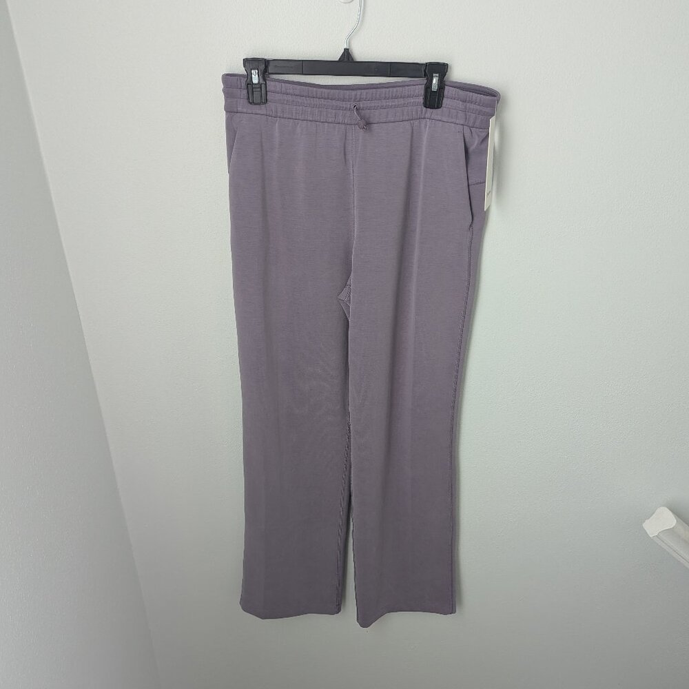 NWT Lululemon Women's Light Purple Softstreme HR Pant, 10